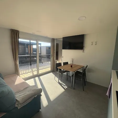 Mobile Enelia Sun House 度假居 斯维蒂佩塔